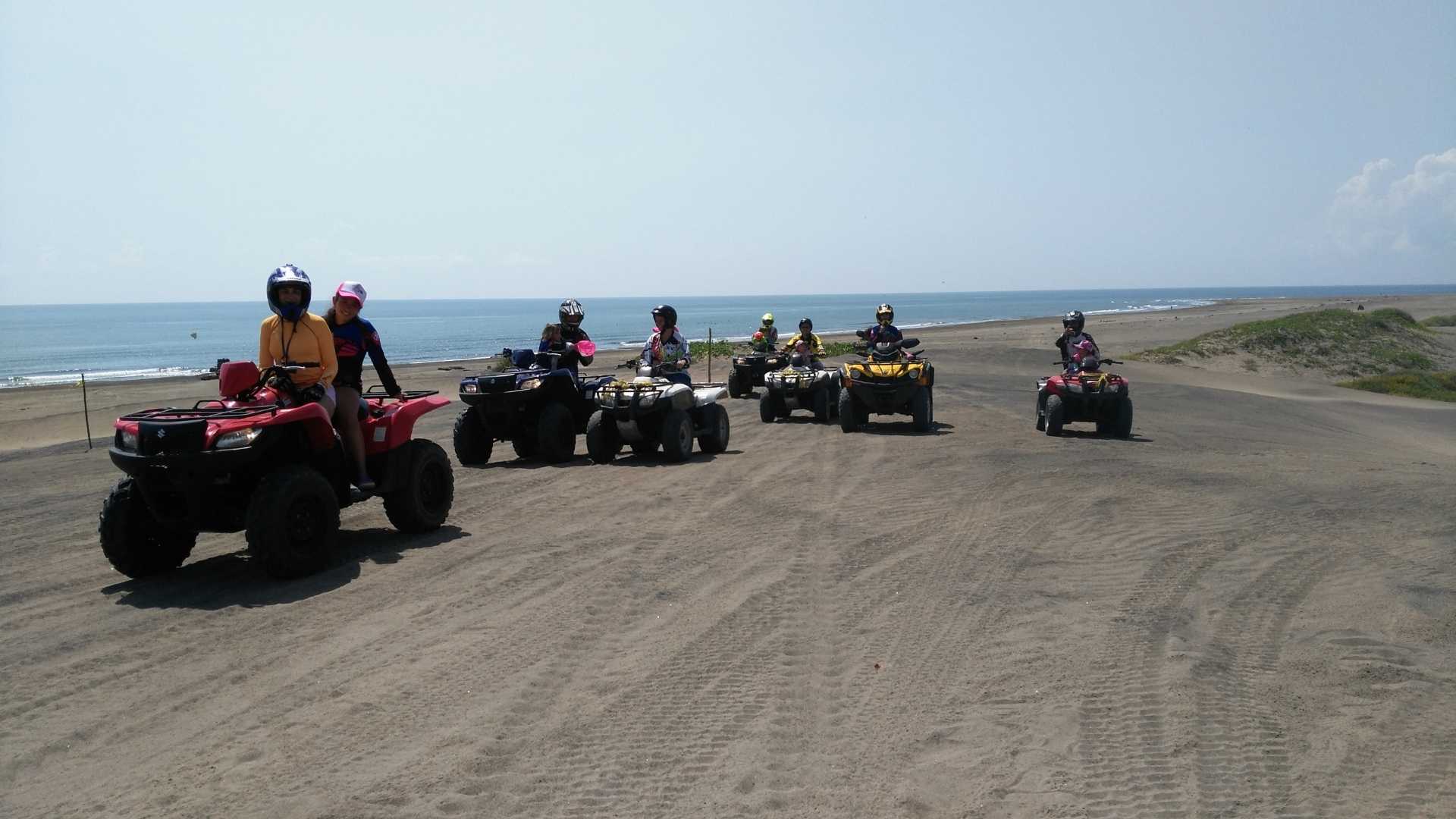 Cuatrimoto en las dunas