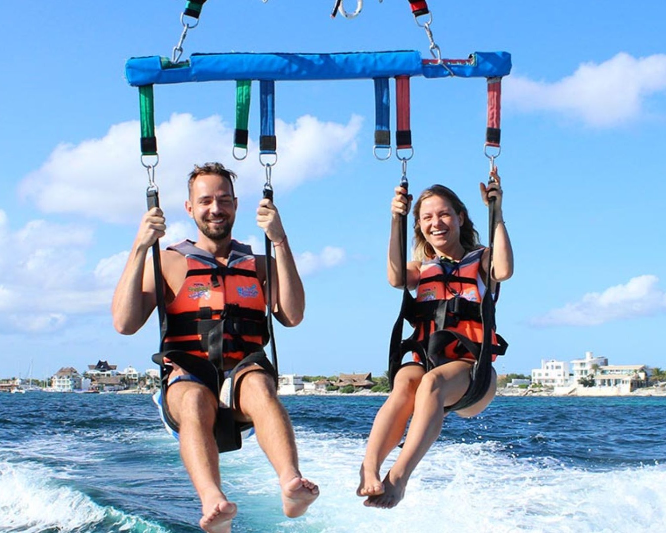 Descubre la emoción del parasailing en Cancún: Una experiencia única en el Caribe